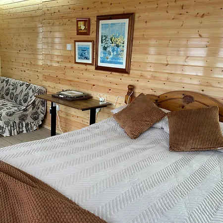 Farm In The Woods * Slade (Dublin)