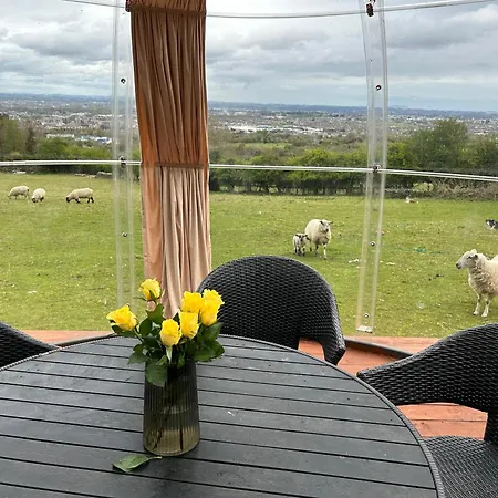 Farm In The Woods ファームステイ