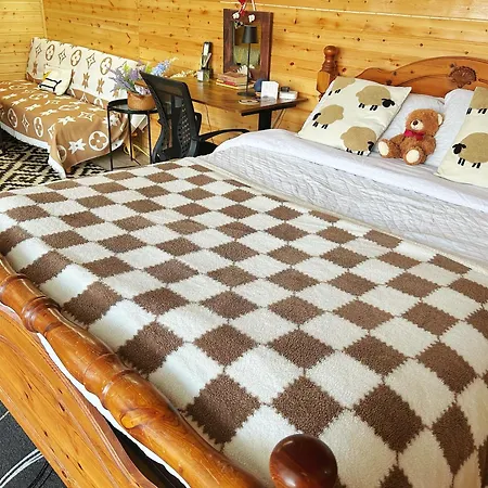 Farm In The Woods * Slade (Dublin)