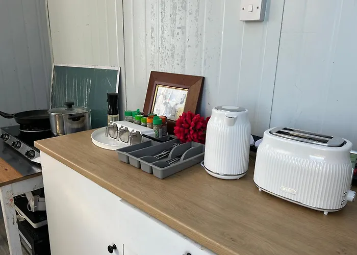 Farm In The Woods * Slade (Dublin)