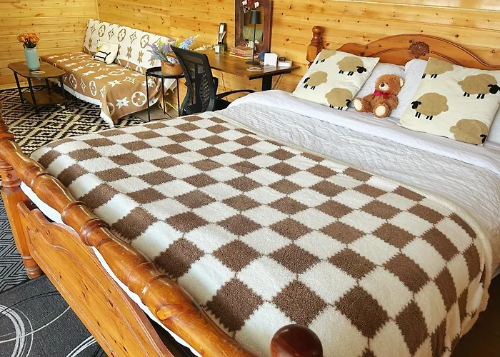 Farm In The Woods * Slade (Dublin)